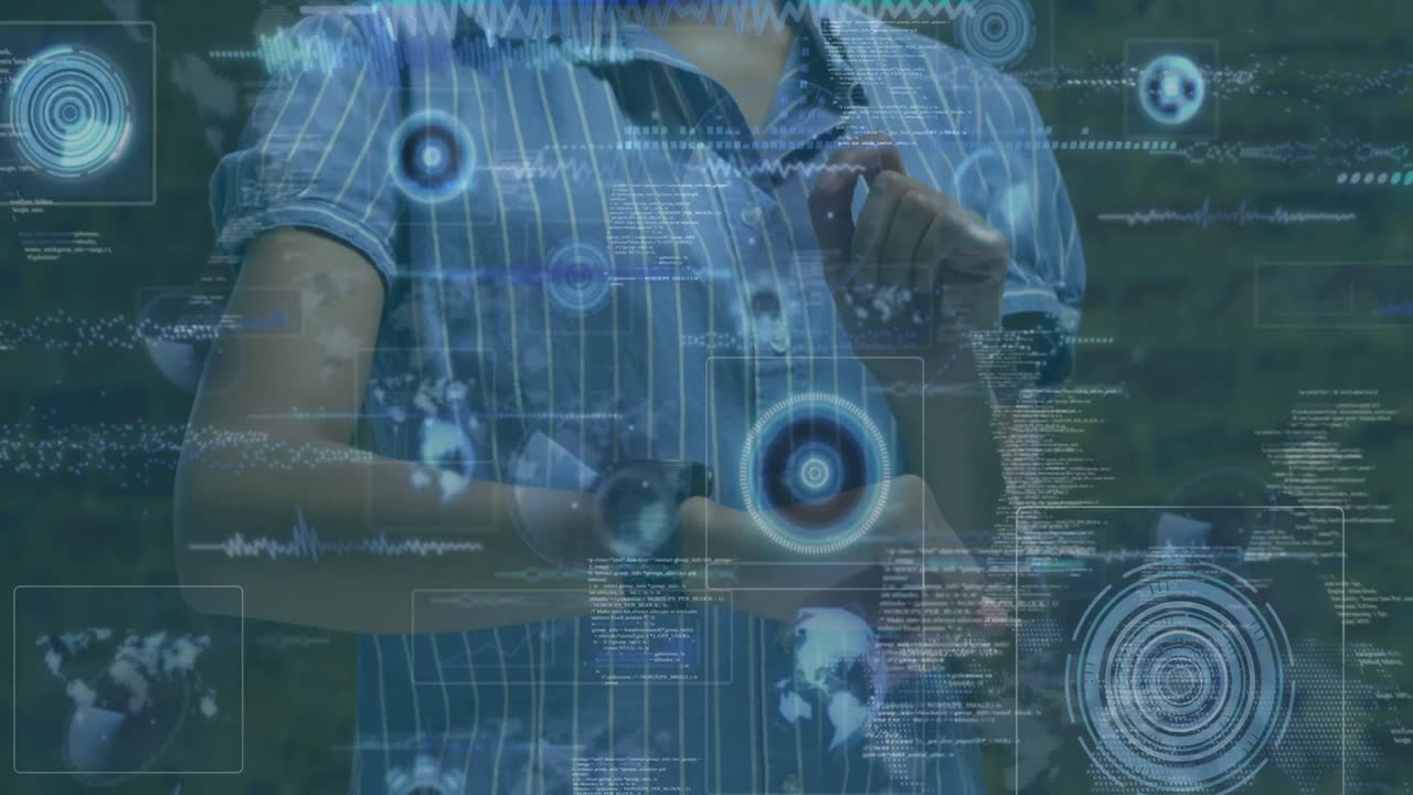 스마트워치를 확인하는 백인 여성의 화면에서 데이터 처리 애니메이션