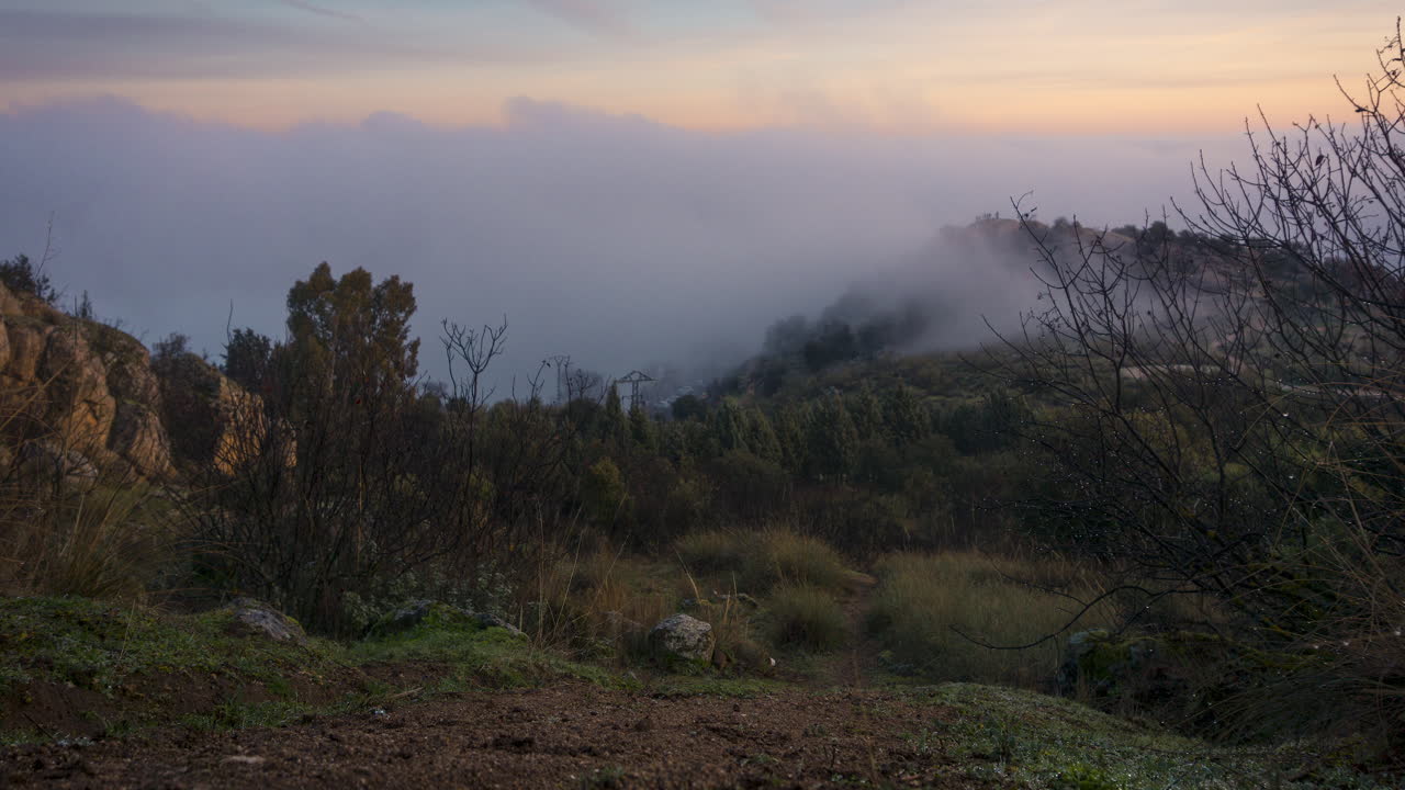 mañana nublada en toledo, castilla la mancha, españa