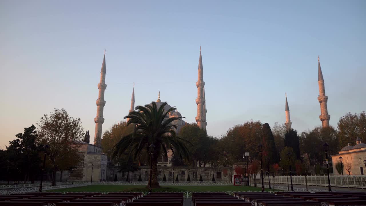 mezquita del sultán ahmet temprano en la mañana
