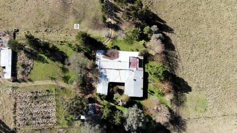 vista aerea de una casa de campo