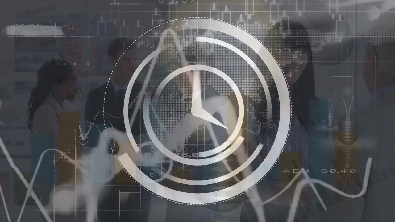 Animação de um relógio em movimento sobre processamento de dados e profissionais de negócios diversos.