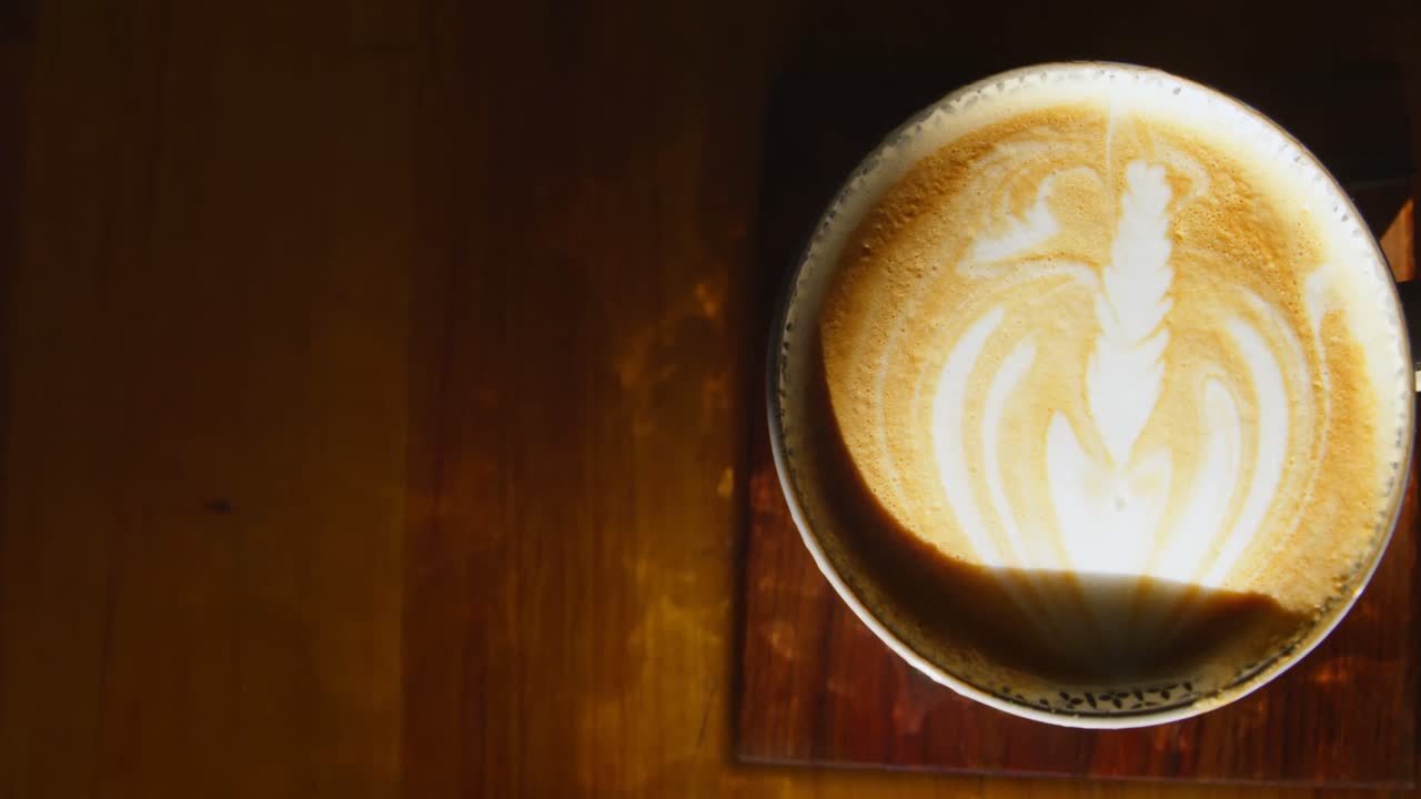 taza de café en la mesa en el café 4k