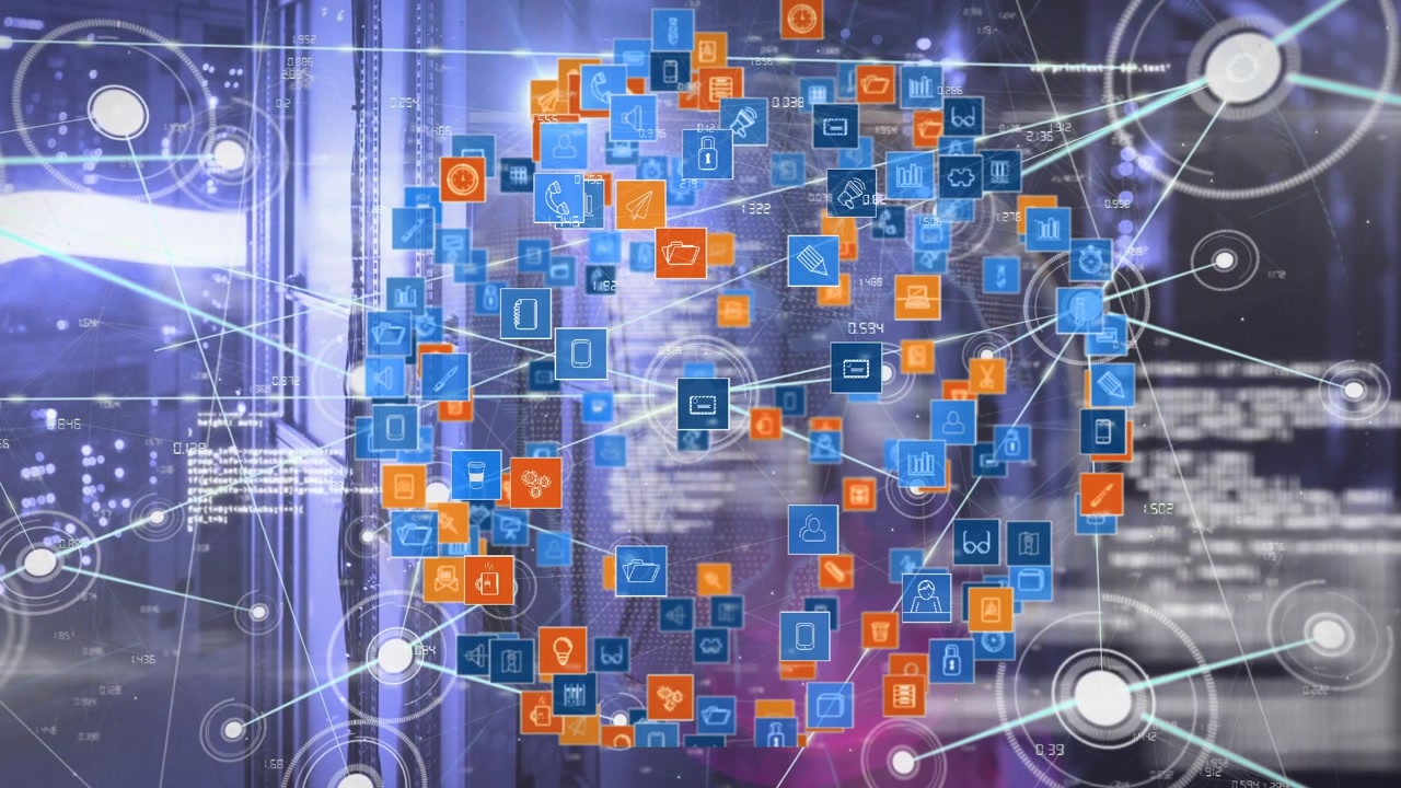 Animazione di elaborazione dati e icone multimediali su una sala server