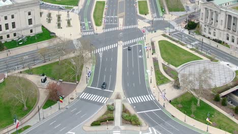 Empty-roads-and-intersections-in-Philadelphia-during-2020-lockdown