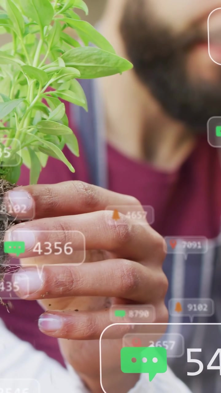 Video verticale: Mani che raggiungono una pianta in un negozio, sollevando le radici per un controllo, mentre dei badge fluttuano.