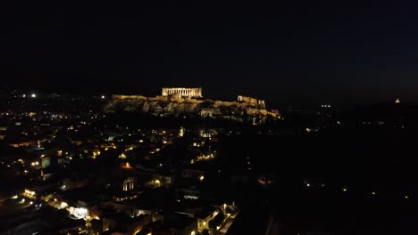 panorama de la ciudad de atenas con la famosa antigua acrópolis en el centro en atenas, grecia