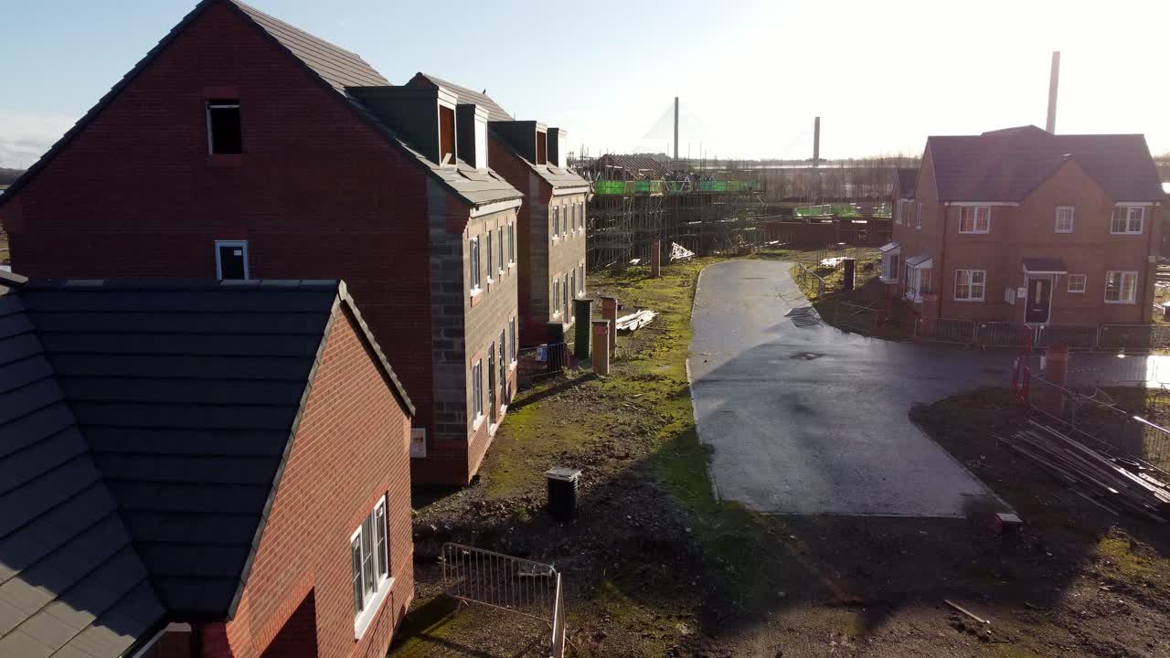 버려진 워터프론트 타운하우스 부동산 개발 공사 현장을 통해 조감도