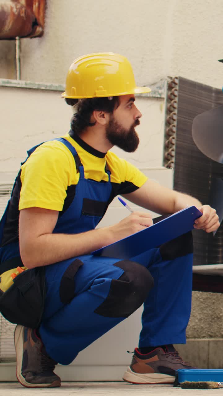 Vertical video Professional filling insurance contract