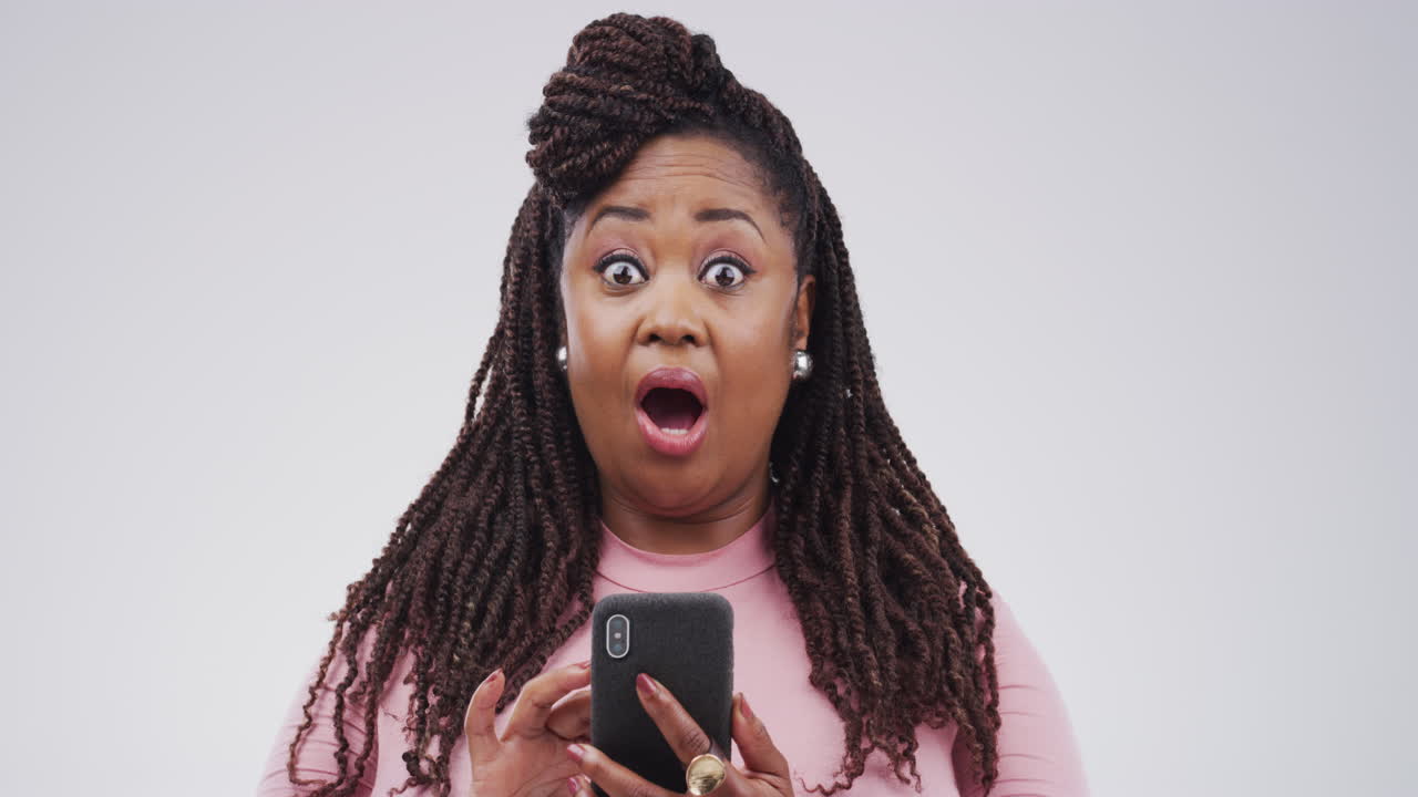 conmocionada por todos los minutos gratuitos que recibió