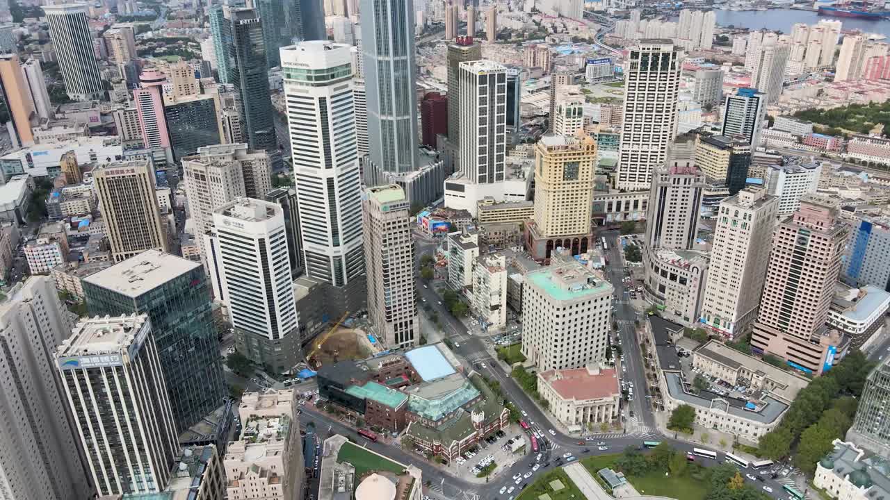 fotografía aérea del centro de la ciudad de dalian