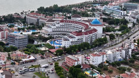 Complejo-Hotelero-Turístico-En-Side,-Turquía,-Vista-Aérea-De-Drones