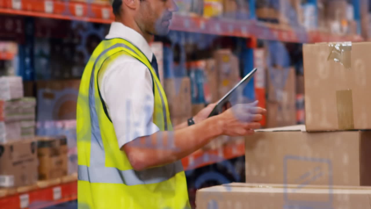 animación de iconos digitales y procesamiento de datos sobre el hombre utilizando tableta en el almacén