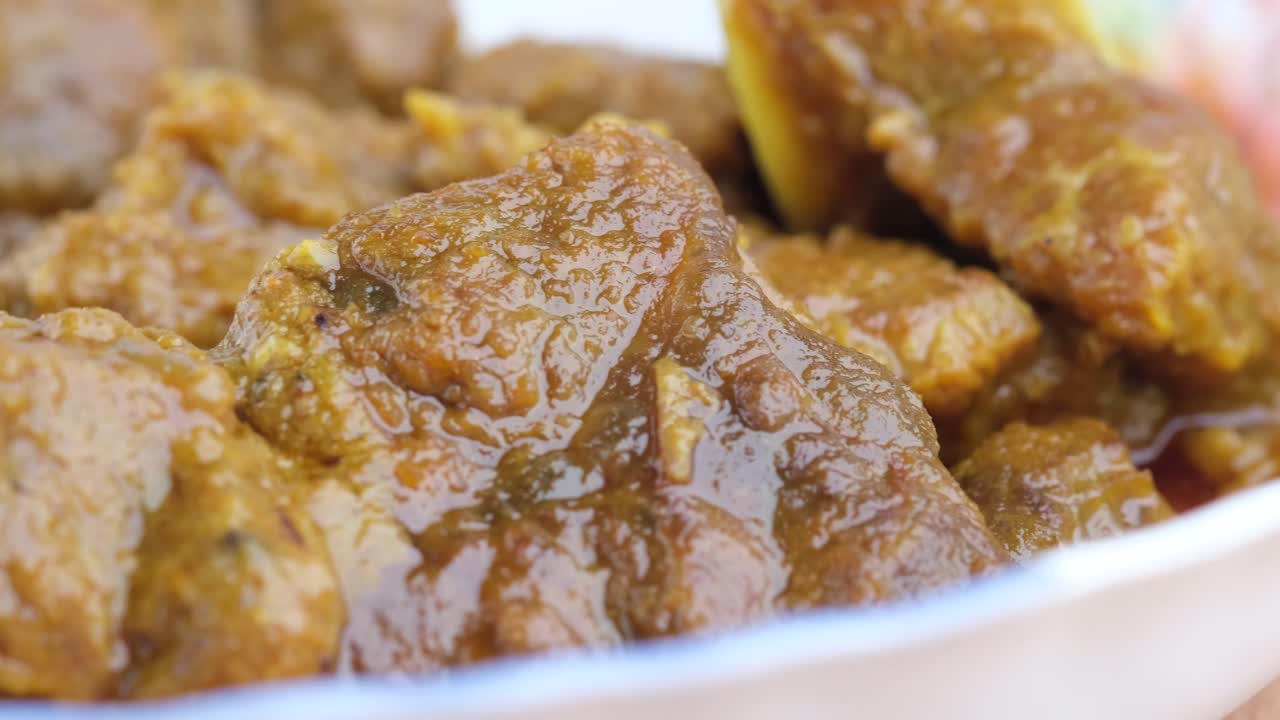 Primo piano di un delizioso curry di agnello
