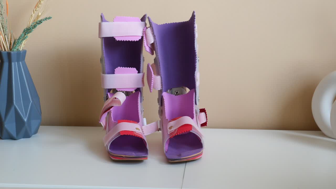 어린이를 위한 다채로운 맞춤형 다리 브레이스