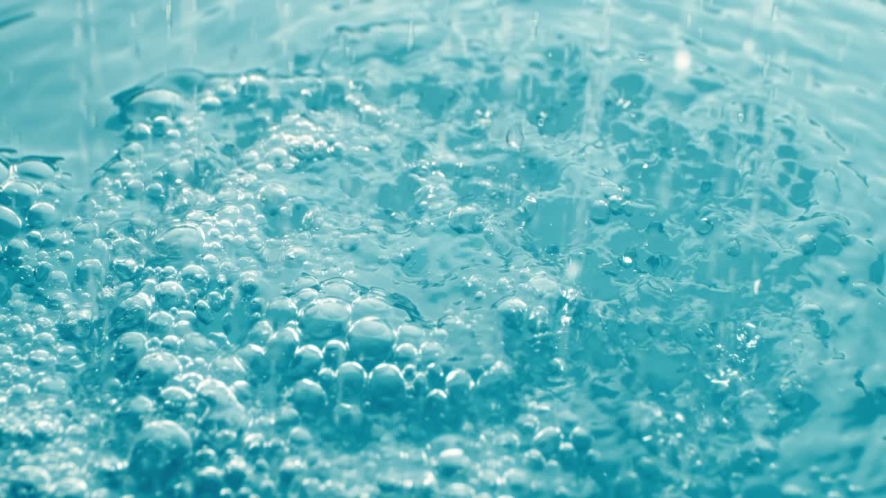 Spruzzi d'acqua con bolle