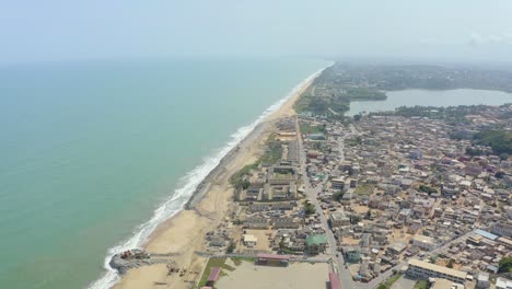 skyline of the comunity and the sea