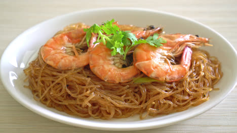 Camarones-A-La-Cazuela-O-Al-Horno-Con-Fideos-De-Vidrio-O-Camarones-En-Una-Olla-Con-Fideos