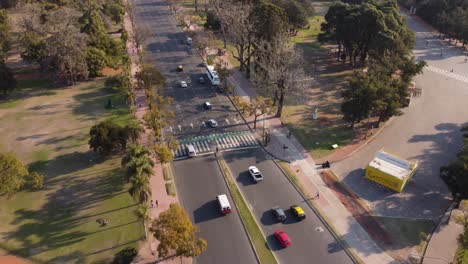 Aerial-shot-over-vehicles-running-on-highway-on-the-outskirts-of-Buenos-Aires,-Argentina