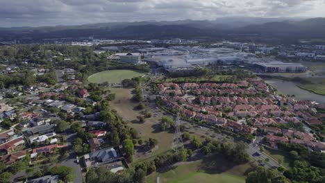 Bill-Pippen-Oval-Near-The-Robina-Town-Centre-And-Neighborhood-On-Mudgeeraba-Creek-In-Queensland,-Australia