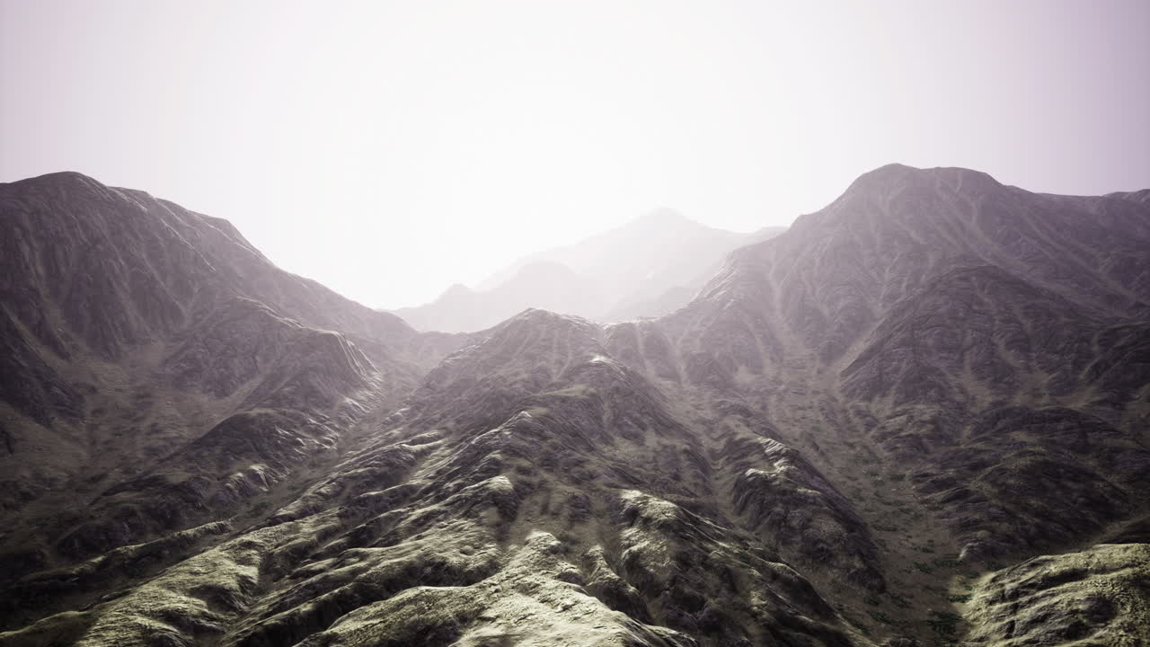 majestuosa cordillera iluminada por la suave luz del sol durante la madrugada