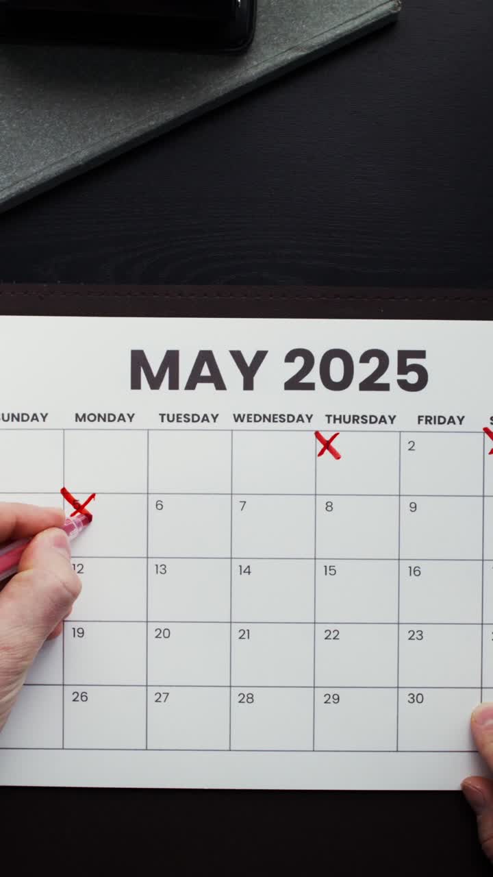 Marking Dates on May 2025 Calendar