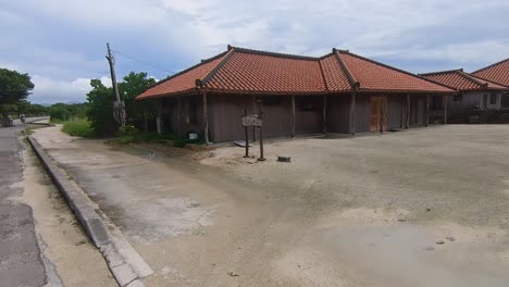 Japanese-Houses-in-a-rural,-isolated-community-on-Taketomi-Island,-Okinawa,-Japan