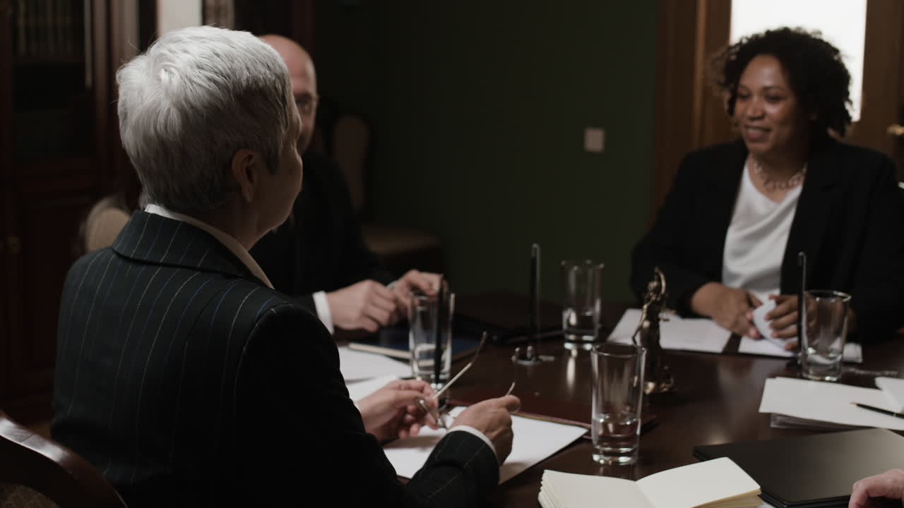 회의실에서 비즈니스 회의