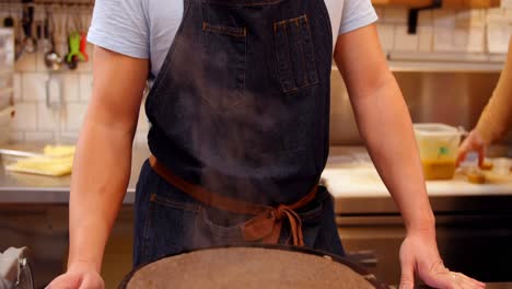 Chef-preparing-crepe-on-the-pan