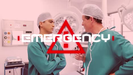 palabra de emergencia escrita sobre un triángulo rojo sobre los médicos que trabajan en un fondo de hospital.