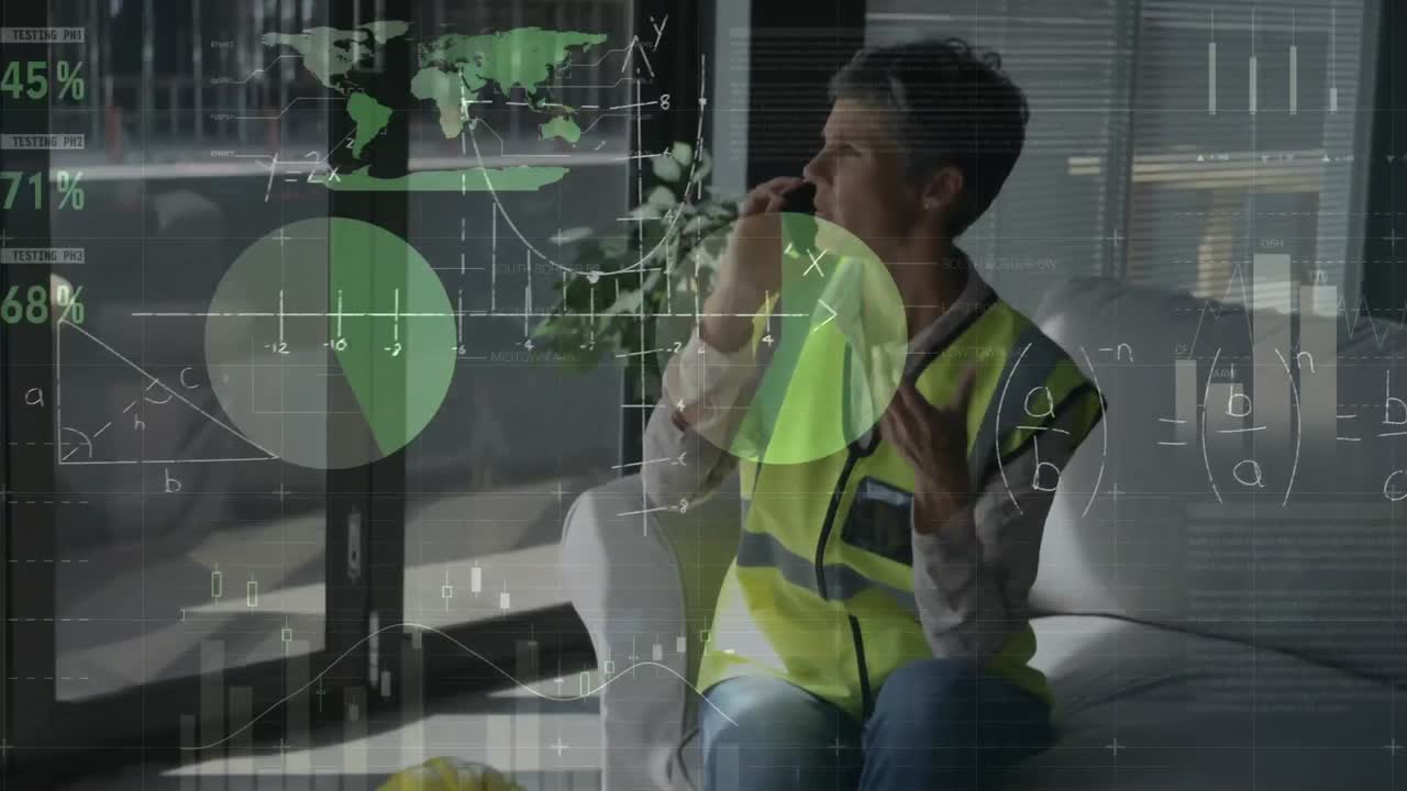 gráfico y datos estadísticos que se mueven contra una arquitecta hablando en un teléfono inteligente
