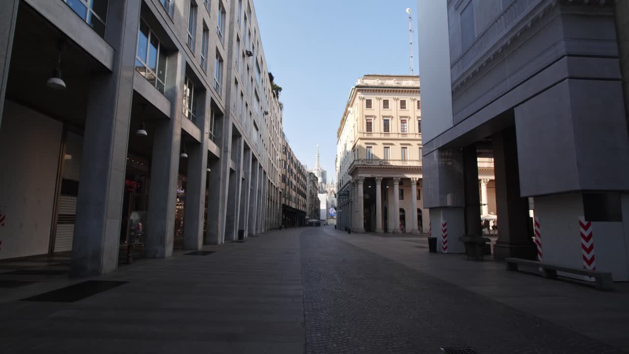 милан, италия пустая улица