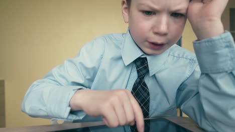 CU-Tracking-Pupil-works-on-tablet-computer-does-lessons-flips-through-pages-thinks-solves-the-problem