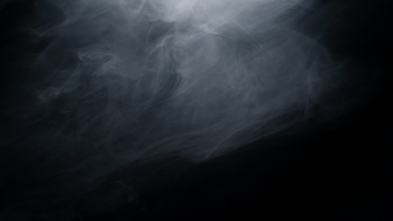 검은 배경에서 회전하는 안개 연기 08