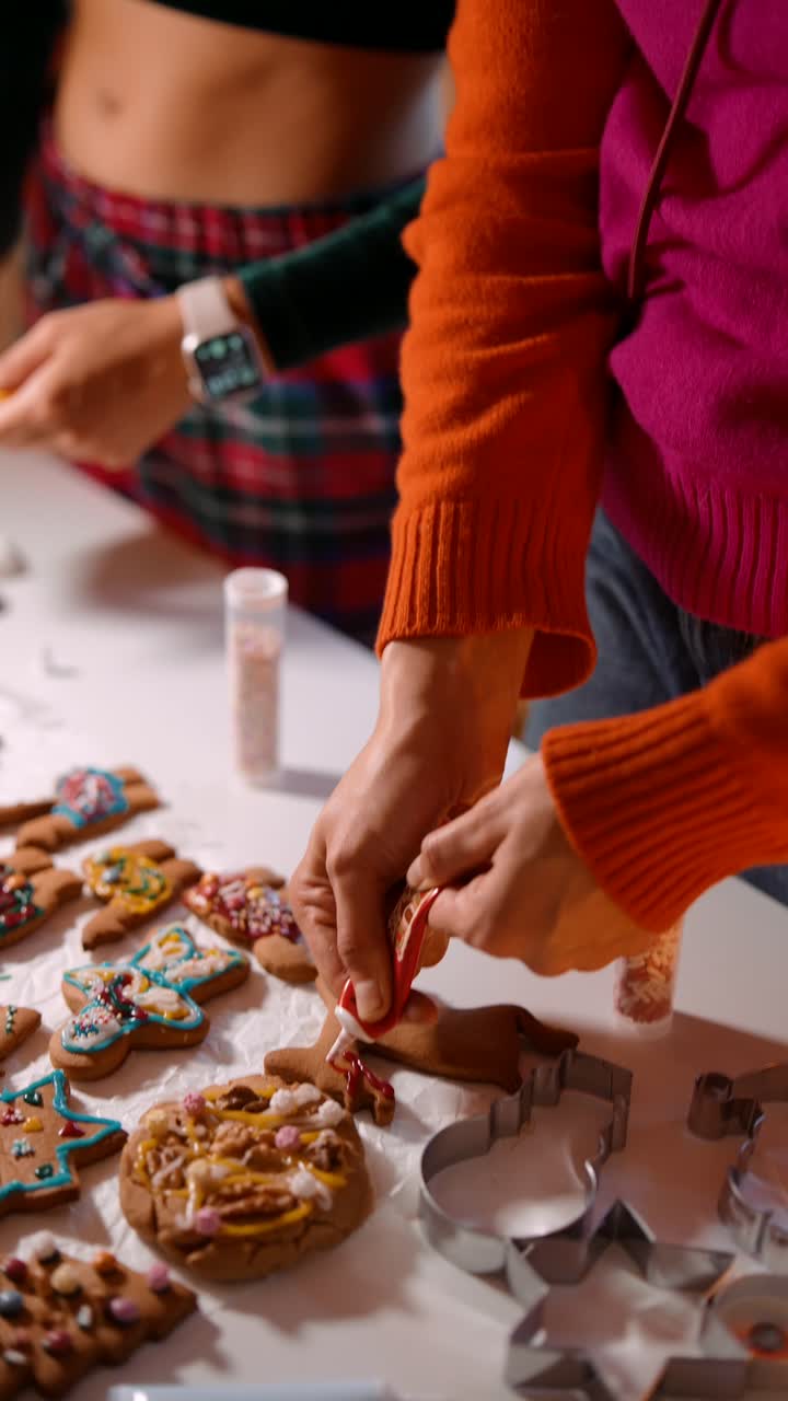 Decorating Christmas Cookies