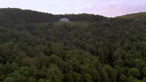 Aerial-push-into-the-manor-house-home-of-moses-cone