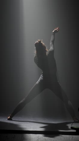 contemporary dance performance