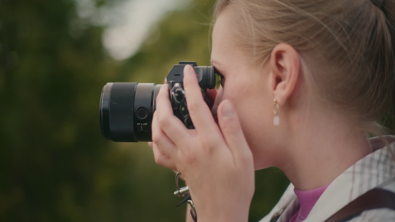 카메라와 함께 여자 복용 사진