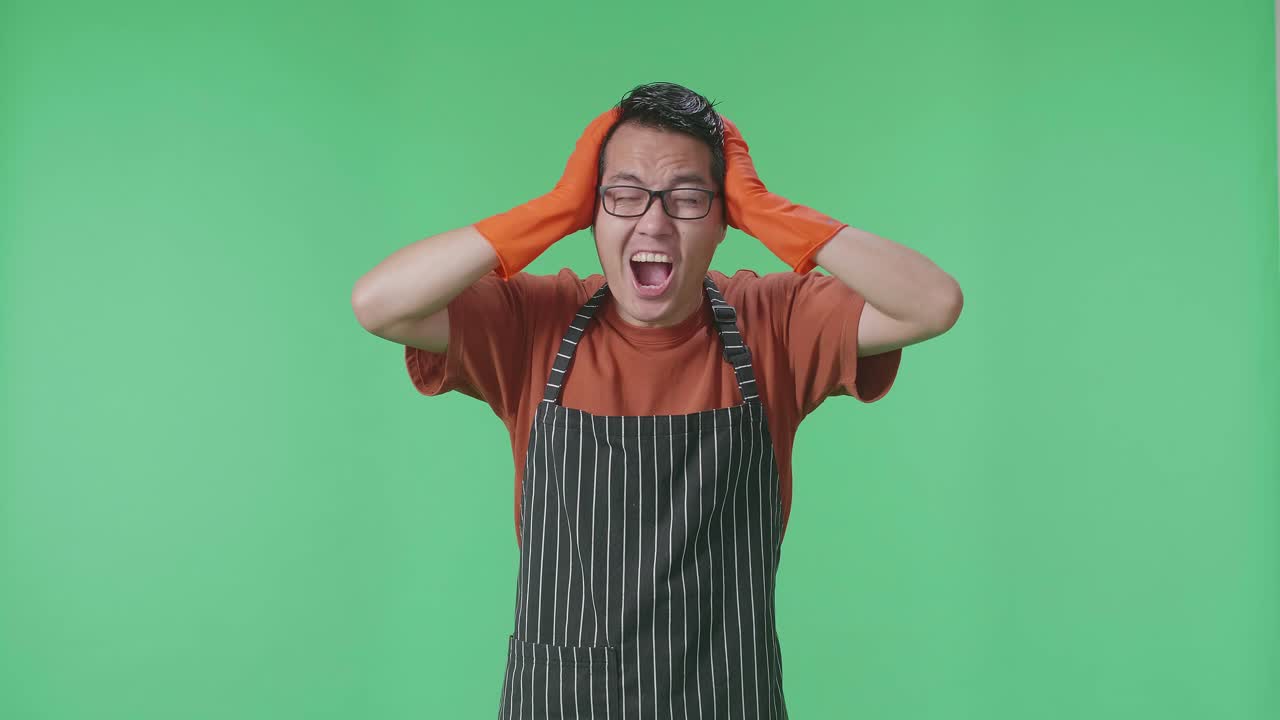 집안 일 중에 스트레스를 받는 남자