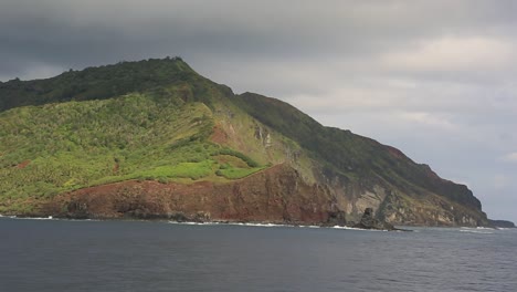 Mire-En-Una-De-Las-Islas-Más-Aisladas-Pitcairn-Island