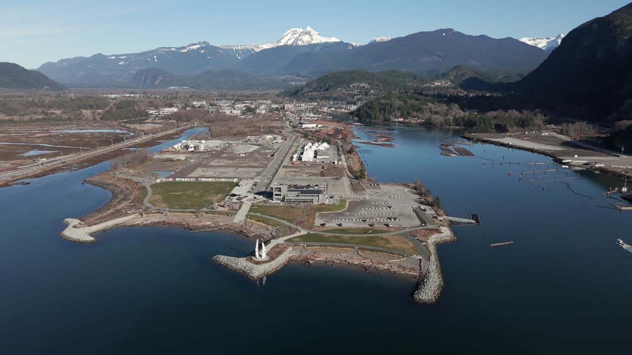 Vista aerea dello Sp’akw’us Feather Park a Squamish, Canada - Ripresa con drone