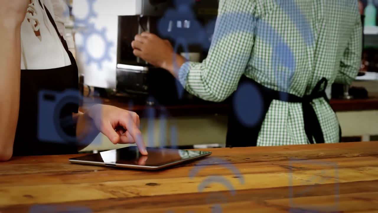 Animazione di icone tecnologiche su diverse bariste che preparano caffè e usano il tablet