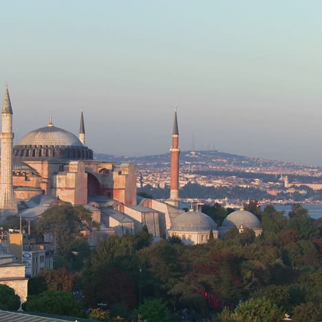 Die-Hagia-Sophia-Moschee-In-Istanbul-Türkei-In-Der-Abenddämmerung-1