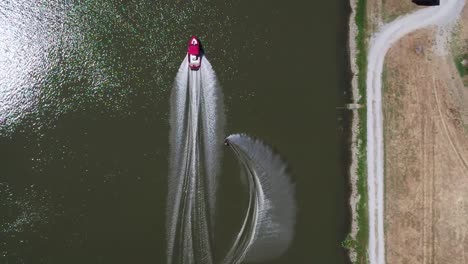 water lake skiing in slow-motion