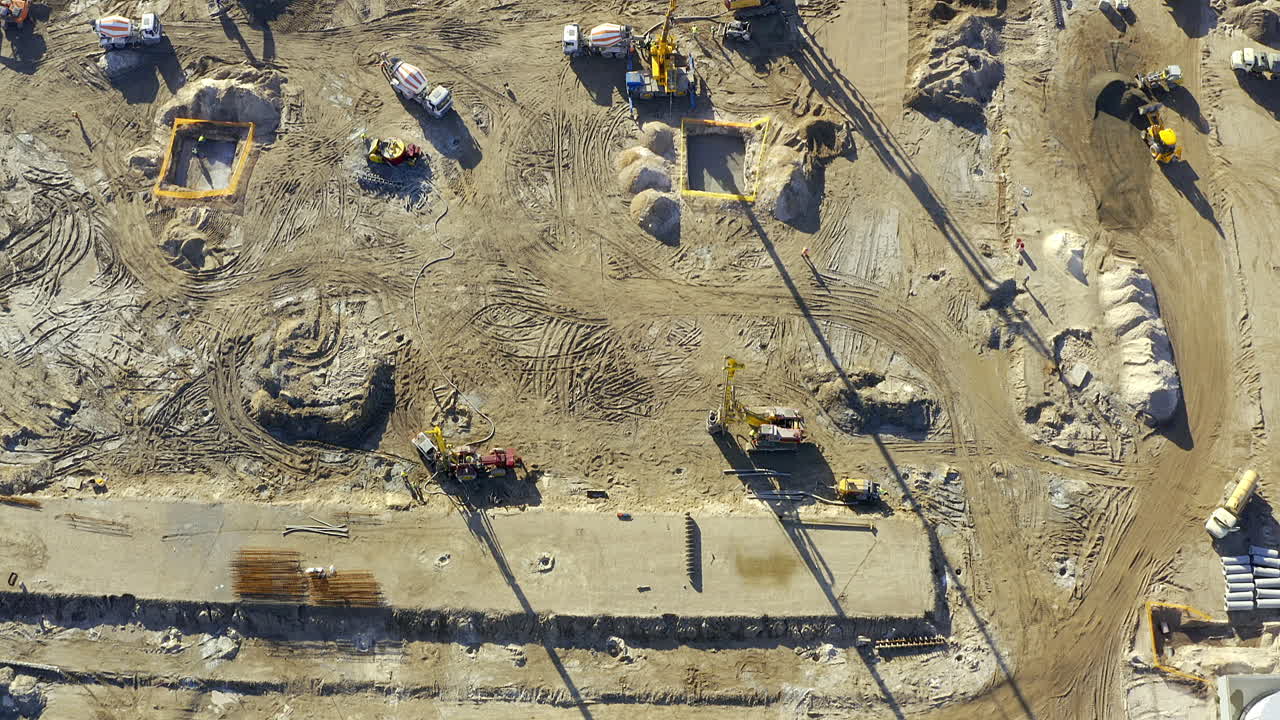 un sitio de construcción ocupado