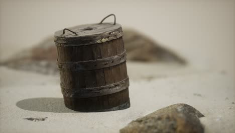 Cesta-De-Madera-Vieja-En-La-Arena-En-La-Playa