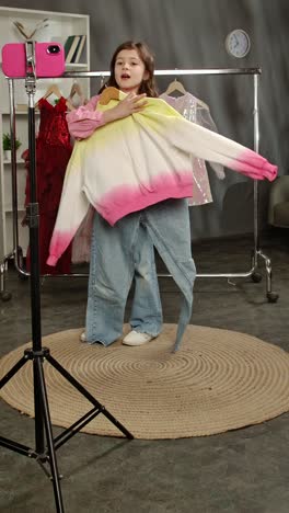 kids fashion try-on video