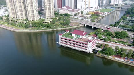 Luftaufnahme-Von-Mega-Wohngebäuden-Am-Wasser-Von-Sha-Tin-In-Hongkong