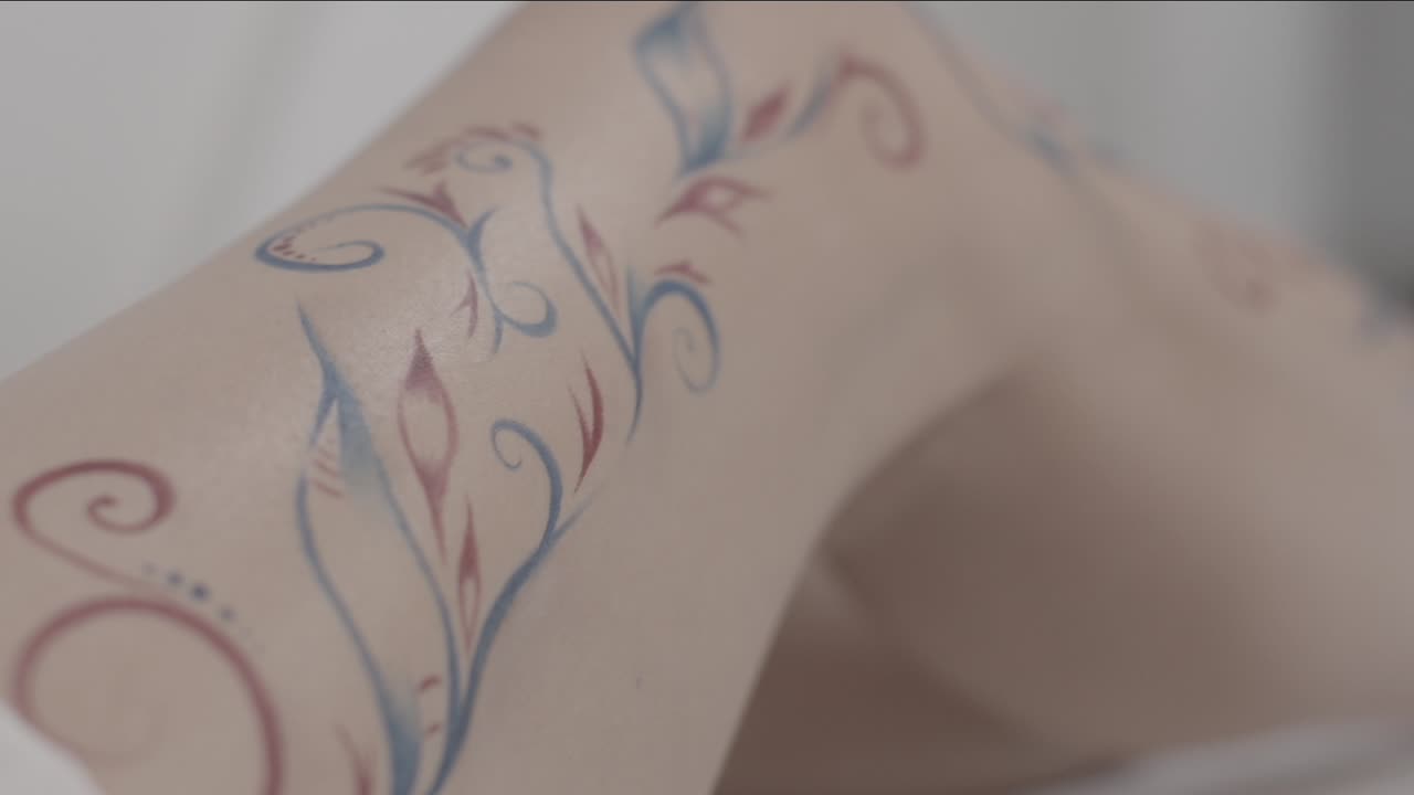 Arte em perna pintada