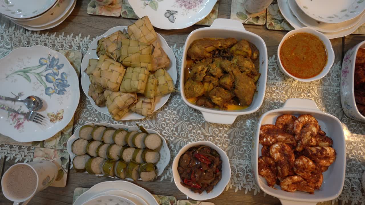platos de hari raya