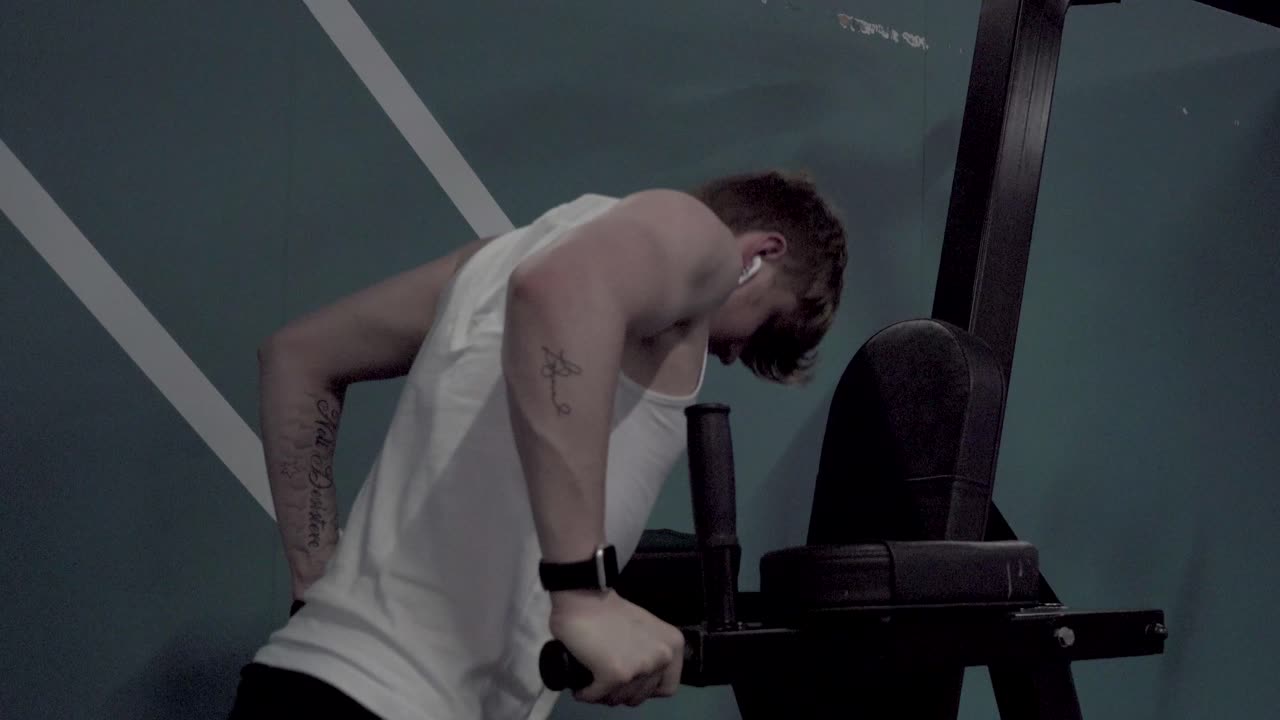 4k에서 느리고 제어된 딥 샷